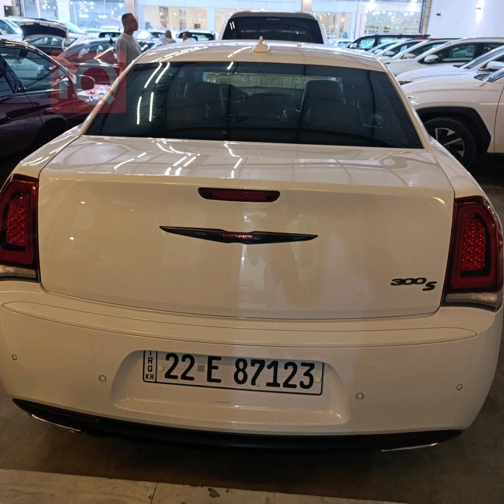 کرایسلەر 300
